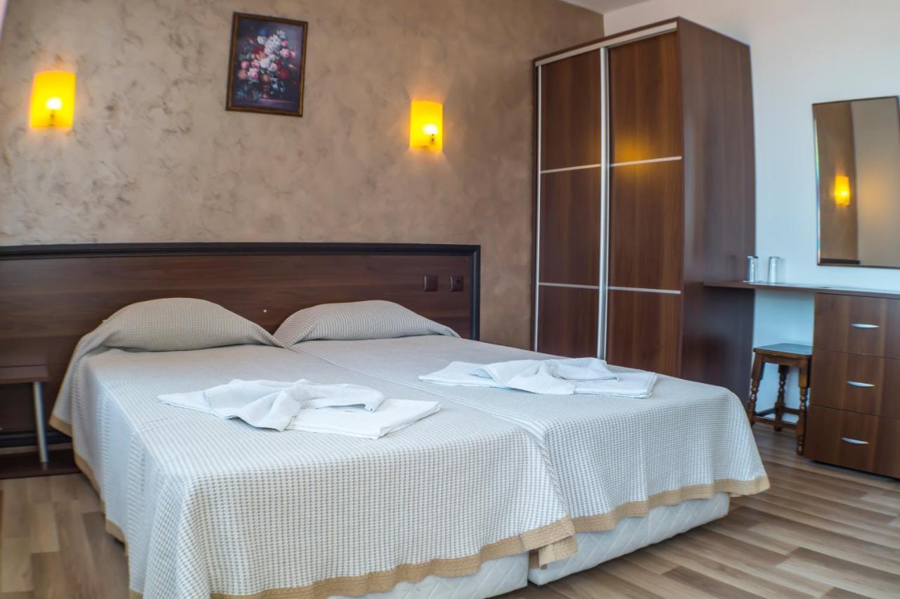 Chrystal Guest House Obzor Dış mekan fotoğraf