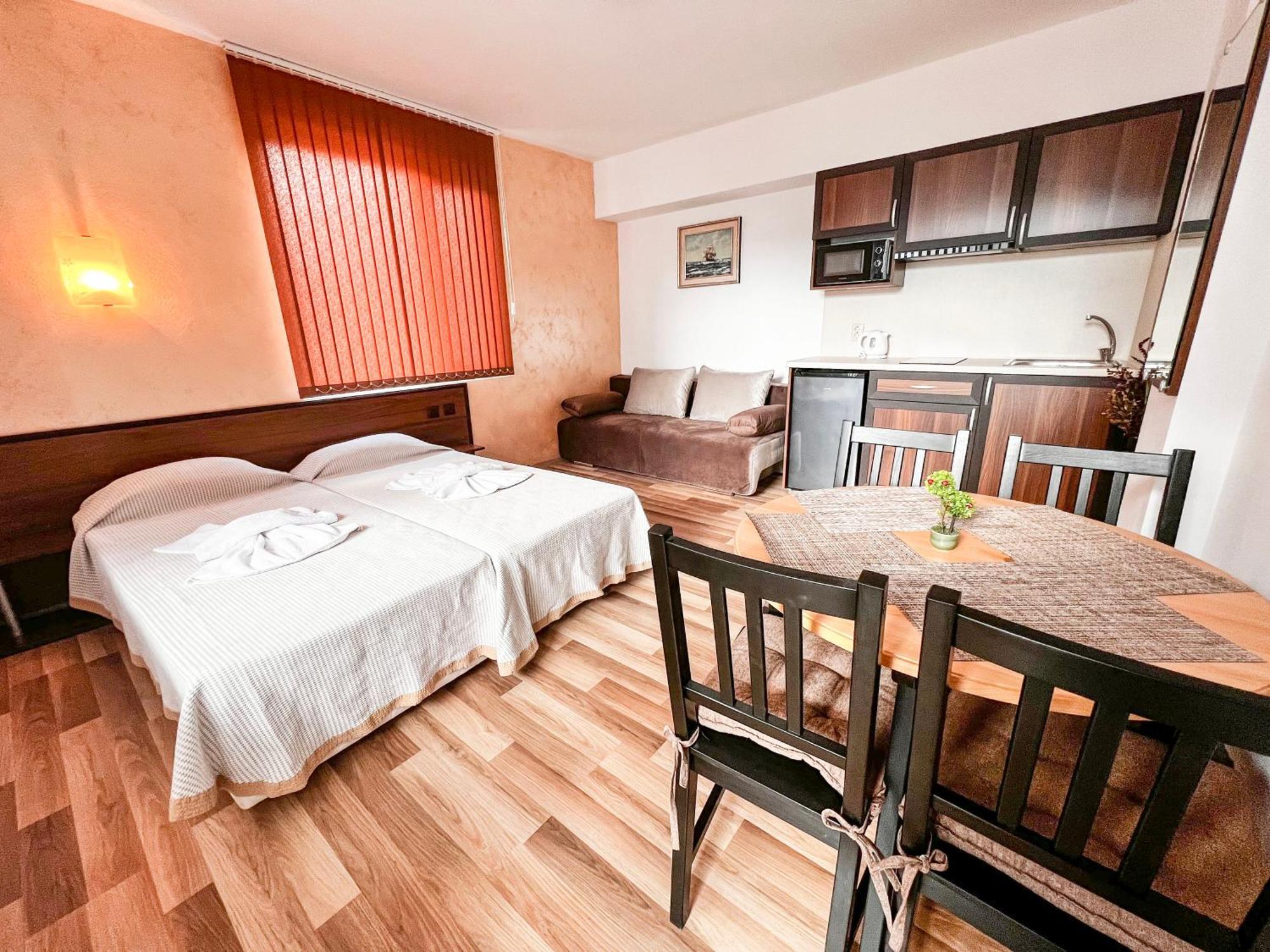 Chrystal Guest House Obzor Oda fotoğraf