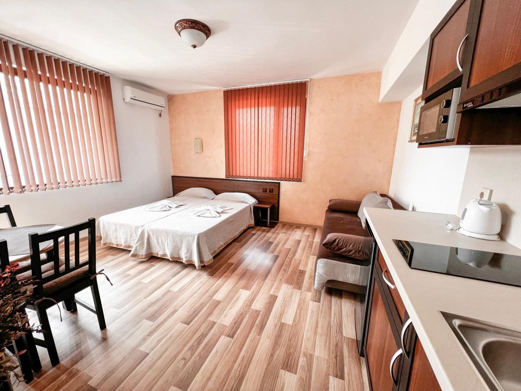Chrystal Guest House Obzor Oda fotoğraf