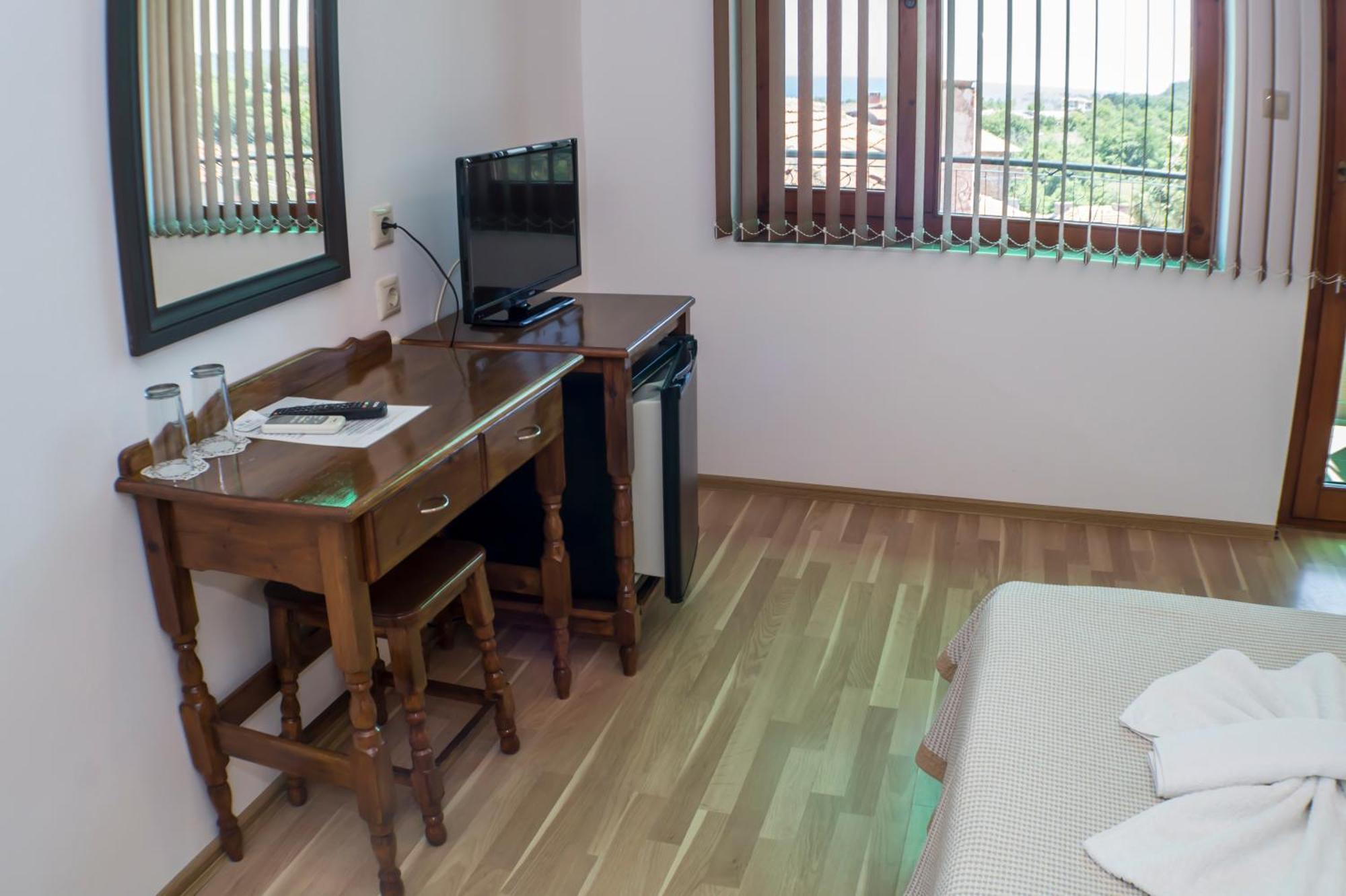 Chrystal Guest House Obzor Oda fotoğraf