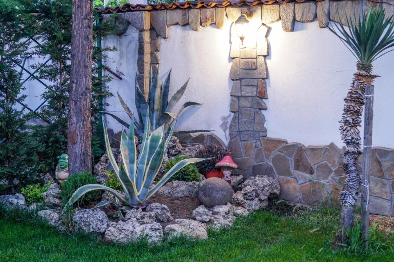 Chrystal Guest House Obzor Dış mekan fotoğraf