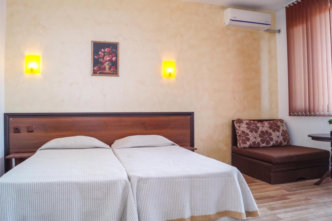 Chrystal Guest House Obzor Dış mekan fotoğraf