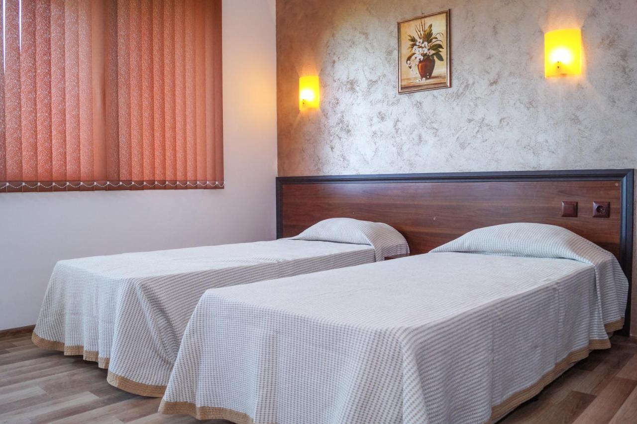 Chrystal Guest House Obzor Dış mekan fotoğraf