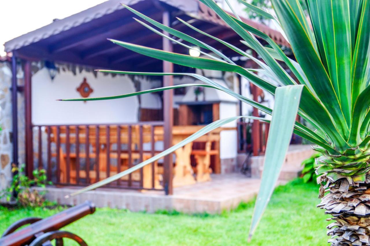 Chrystal Guest House Obzor Dış mekan fotoğraf